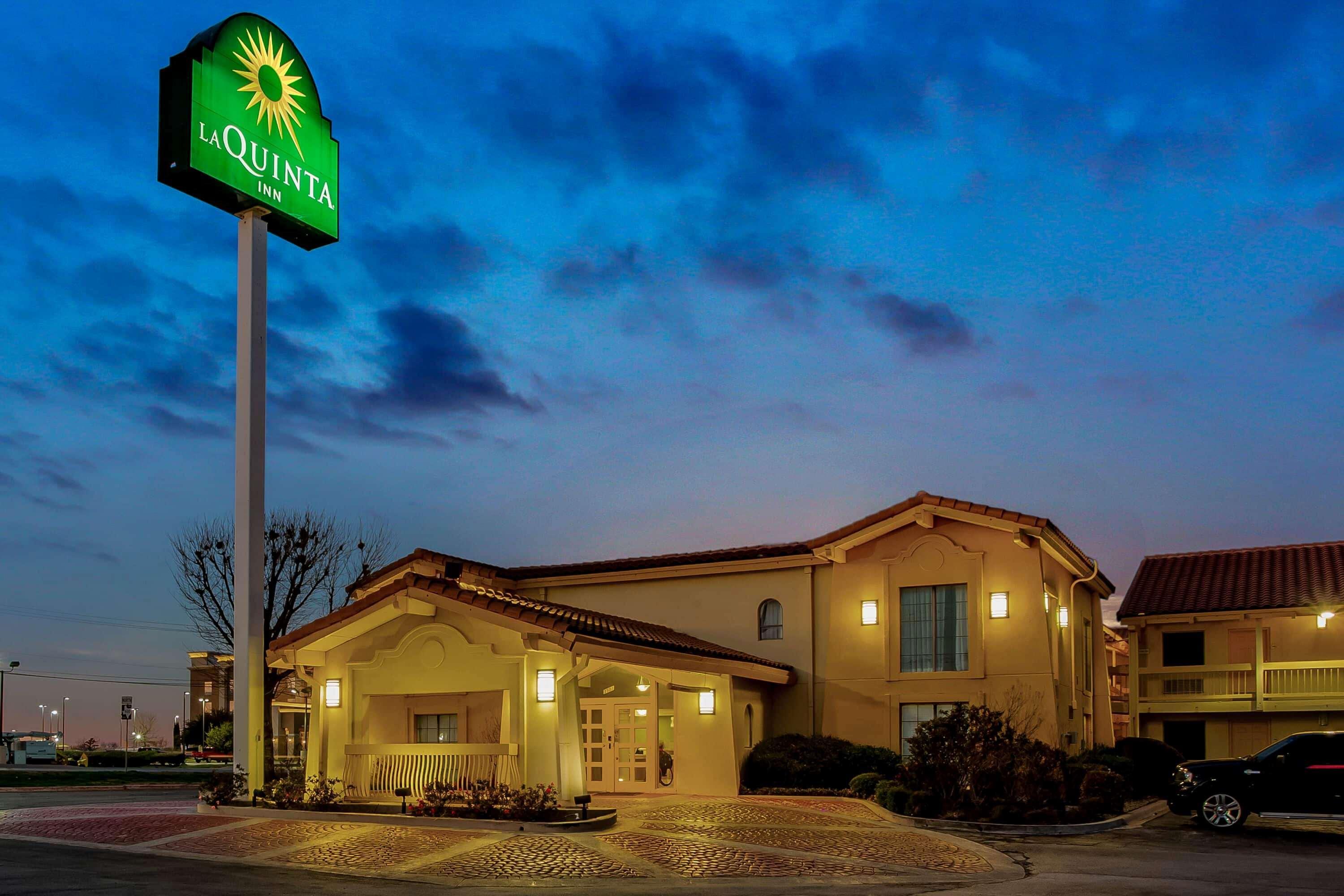 Baymont By Wyndham Abilene Hotel Exterior foto