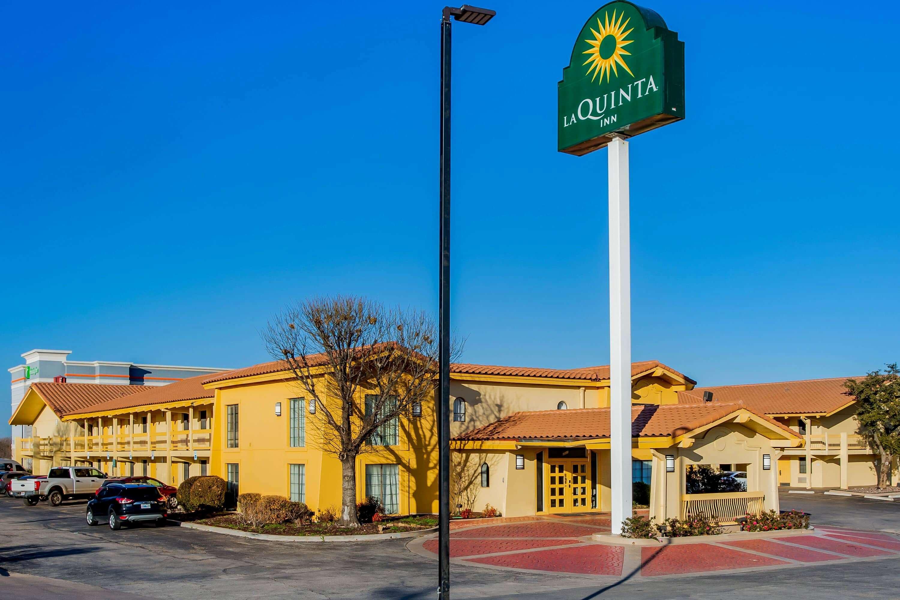 Baymont By Wyndham Abilene Hotel Exterior foto