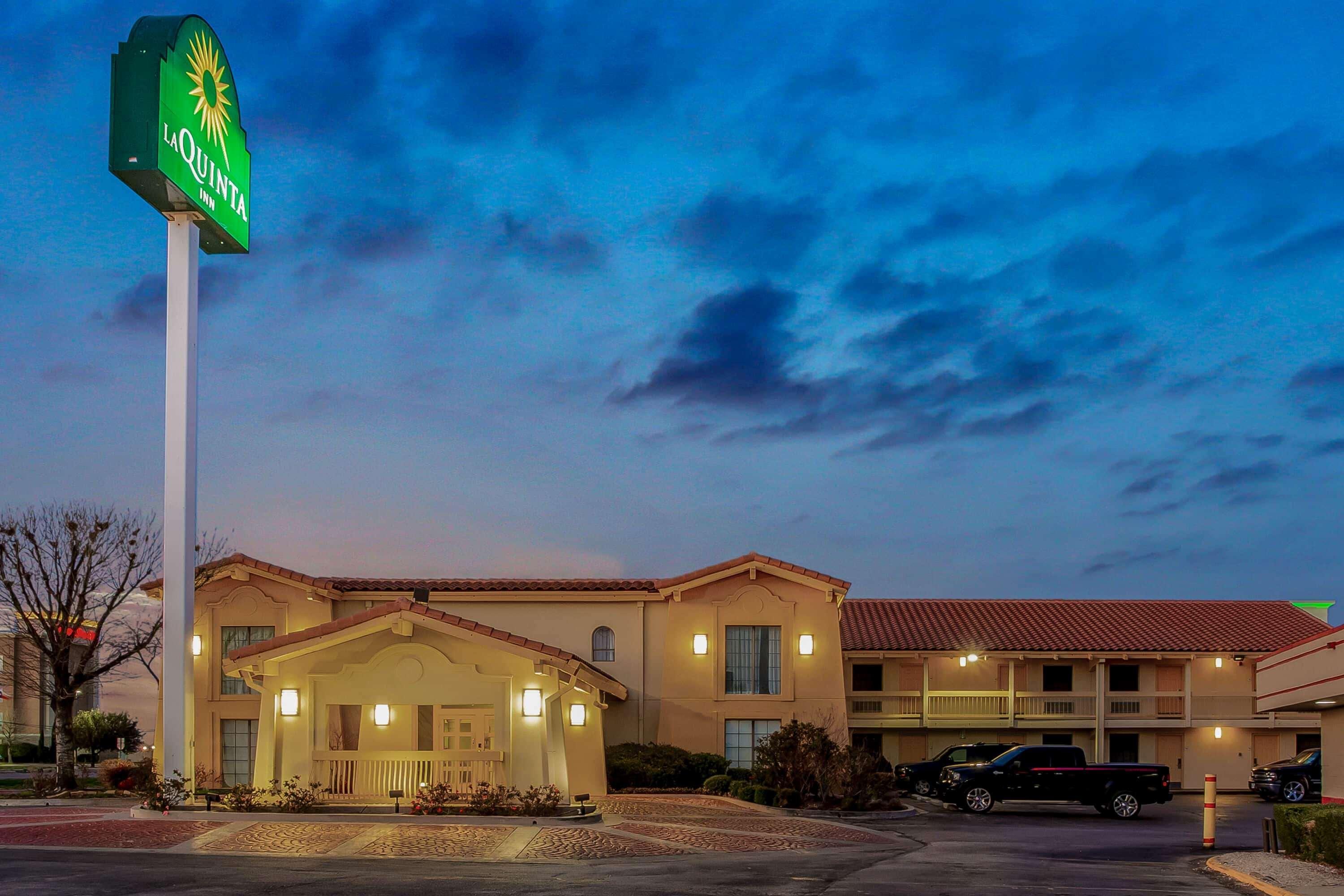 Baymont By Wyndham Abilene Hotel Exterior foto