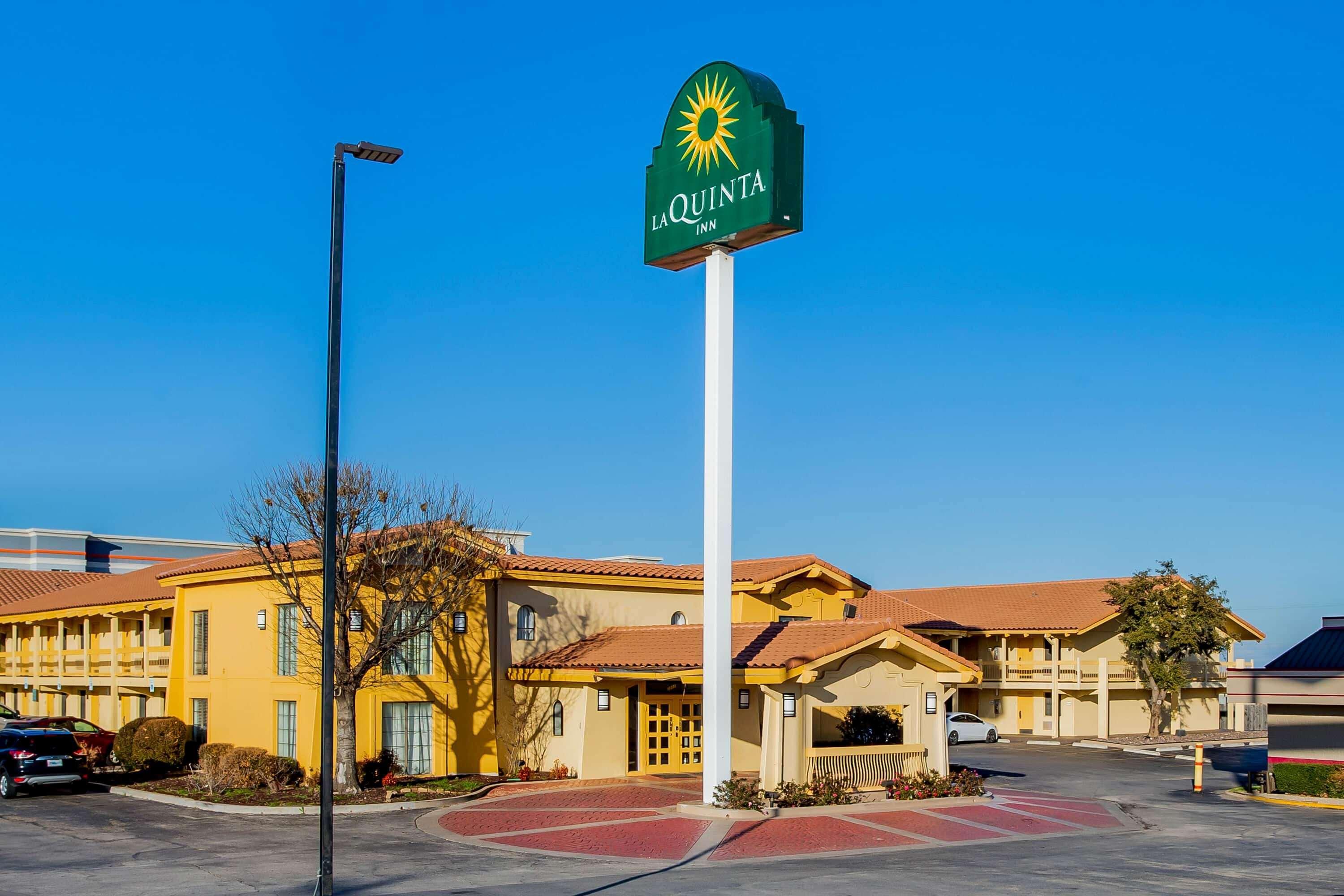 Baymont By Wyndham Abilene Hotel Exterior foto